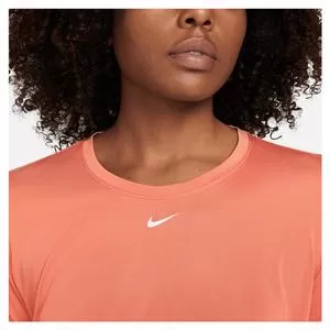 Nike Women's Dri-FIT One Standard Fit Short-Sleeve Tennis Top 5 Nike Women's Dri-FIT One Standard Fit Short-Sleeve Tennis Top - Image 5